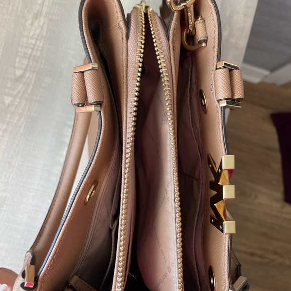 Michael Kors handbag - Picture 2 of 3